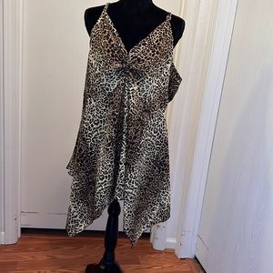 Leapord print sleeveless top size 24 like new